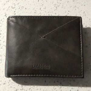 Kenneth Cole Reaction Wallet